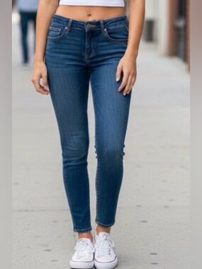 American Eagle Outfitters Boy Jean Size 2